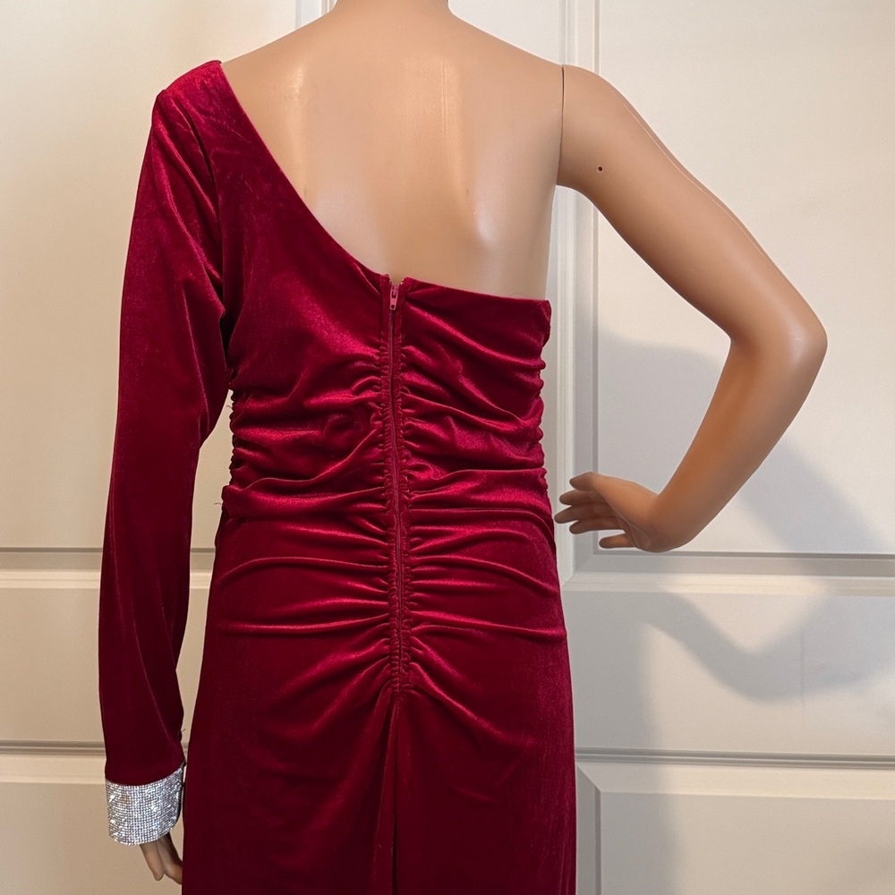 New Lyra Velvet One-Shoulder Rhinestone Cuff Mermaid Dress - Picture 13 of 14